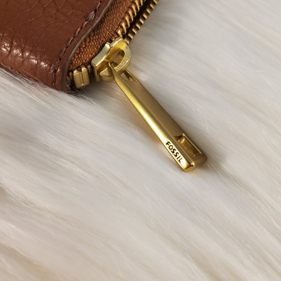 NWT FOSSIL TIEGAN BROWN COWHIDE WRISTLET - Picture 8 of 8